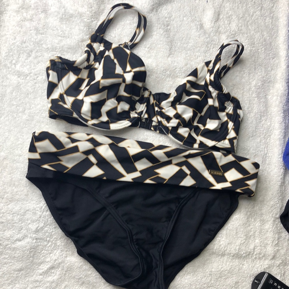 Marie Claire 34B bathing suit